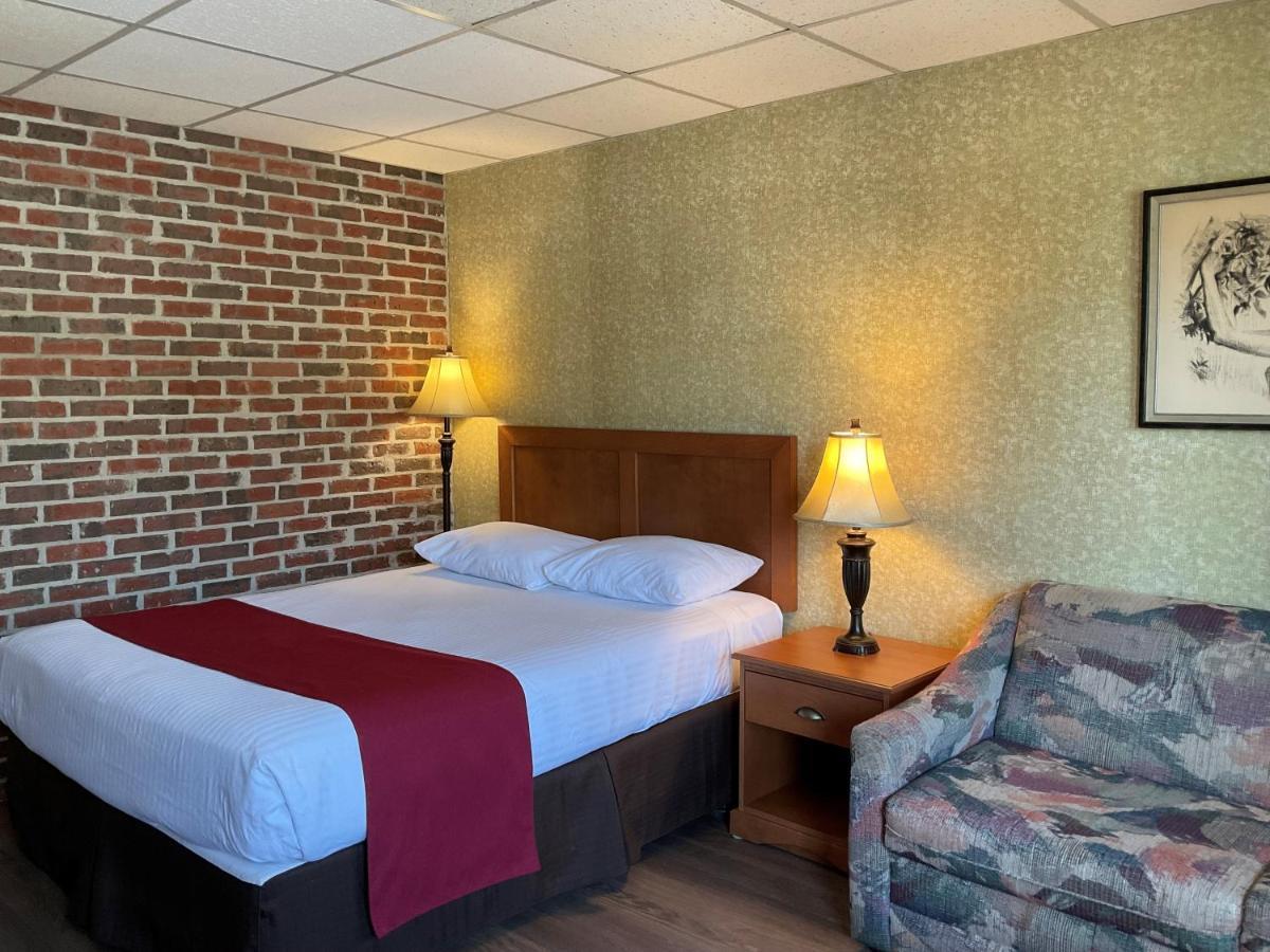 Motel & Hotel La Paysanne Sherbrooke Buitenkant foto