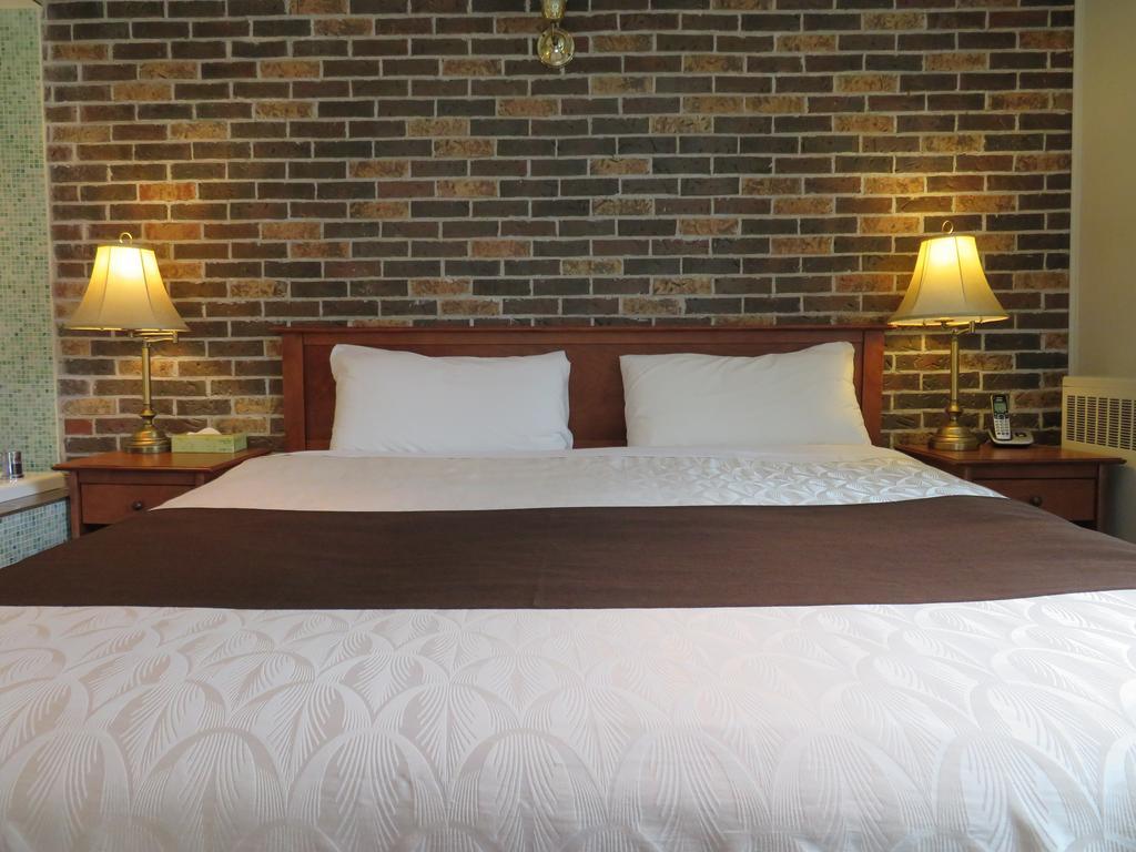 Motel & Hotel La Paysanne Sherbrooke Buitenkant foto