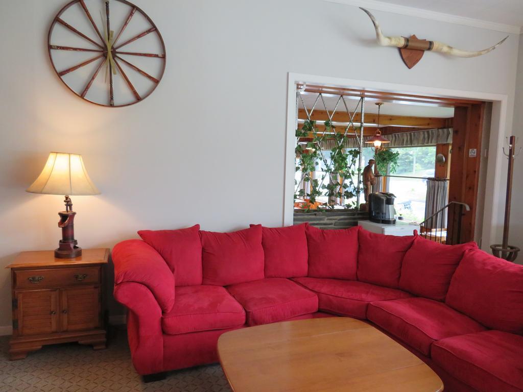 Motel & Hotel La Paysanne Sherbrooke Buitenkant foto