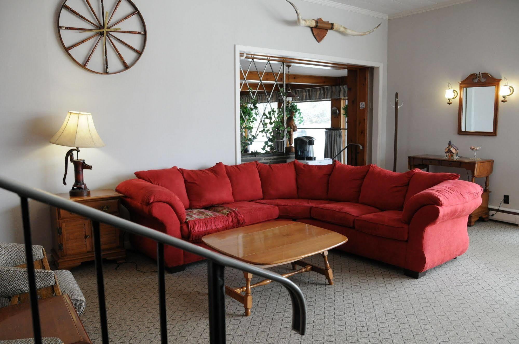 Motel & Hotel La Paysanne Sherbrooke Buitenkant foto