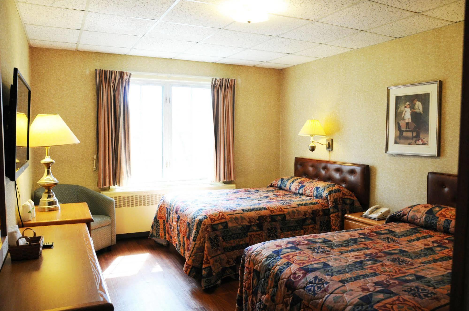 Motel & Hotel La Paysanne Sherbrooke Buitenkant foto